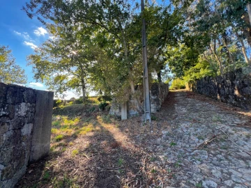 Moradia T2 para Venda em Formariz e Ferreira