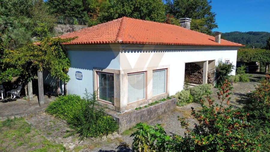 Moradia T2 para Venda em Formariz e Ferreira Foto 3