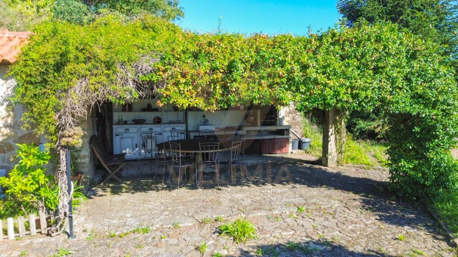 Moradia T2 para Venda em Formariz e Ferreira Foto 60