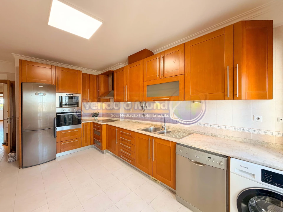 Apartamento T3 para Venda em Benavente Foto 9