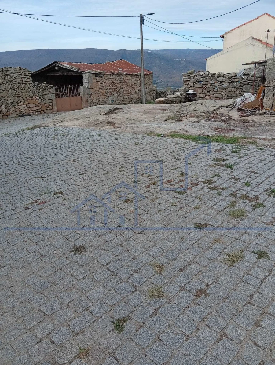 Moradia T2 para Venda em Adeganha e Cardanha Foto 4