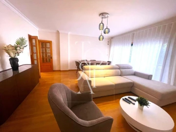 Apartamento T3 para Arrendamento férias em Carnaxide e Queijas