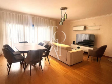 Apartamento T3 para Arrendamento férias em Carnaxide e Queijas