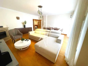 Apartamento T3 para Arrendamento férias em Carnaxide e Queijas