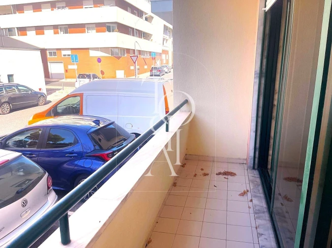 Apartamento T3 para Arrendamento férias em Carnaxide e Queijas Foto 7