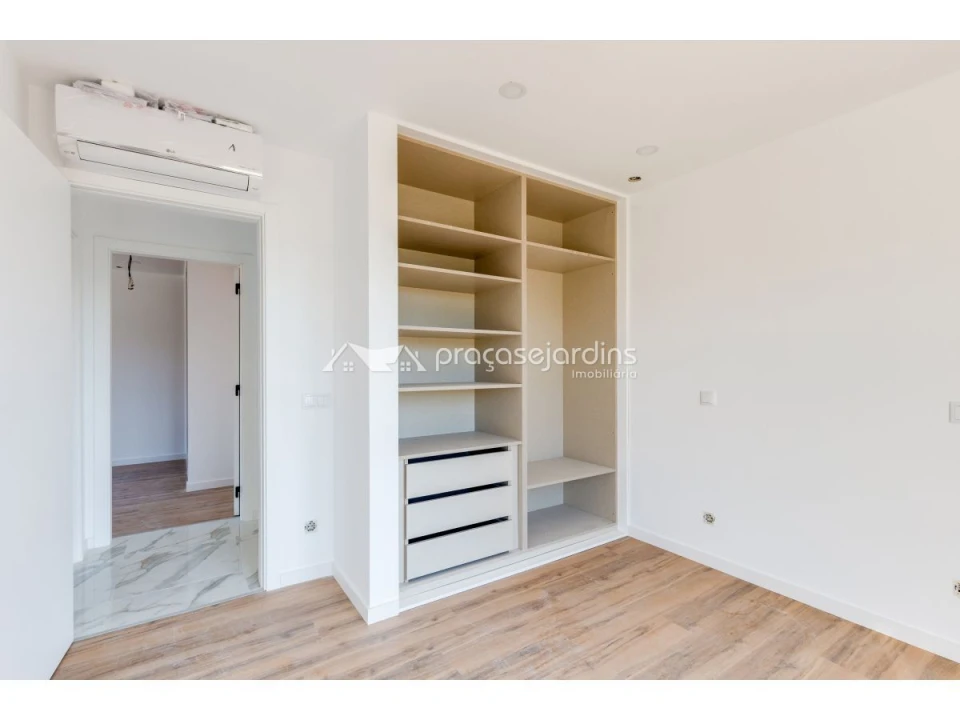 Apartamento T3 para Venda em Caranguejeira Foto 5