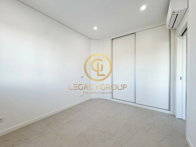 Apartamento T2 para Venda em Quarteira Foto 9