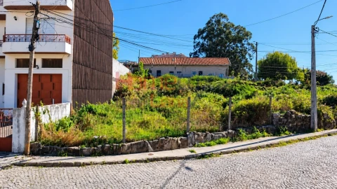 Terreno para Venda em Baguim do Monte (Rio Tinto)