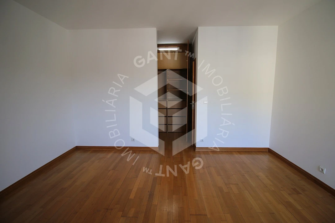 Apartamento T1 para Arrendamento em Costa da Caparica Foto 24