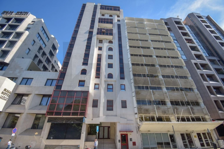 Apartamento T3 para Arrendamento em Alvalade Foto 29