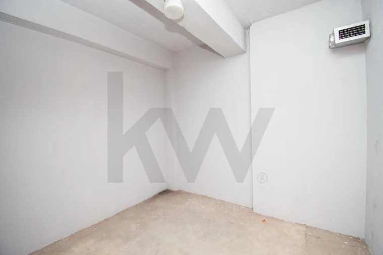 Apartamento T3 para Arrendamento em Alvalade Foto 26
