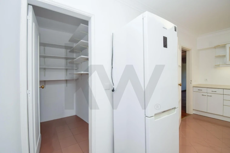 Apartamento T3 para Arrendamento em Alvalade Foto 20