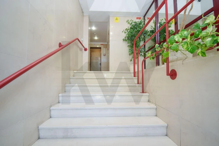 Apartamento T3 para Arrendamento em Alvalade Foto 28