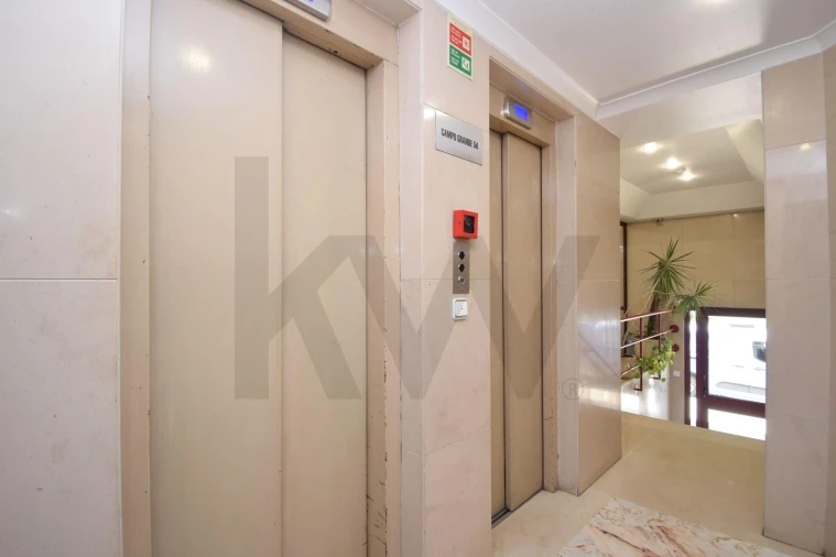 Apartamento T3 para Arrendamento em Alvalade Foto 27