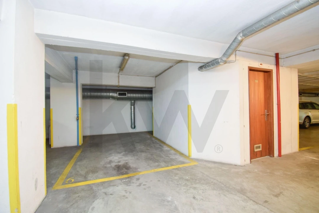 Apartamento T3 para Arrendamento em Alvalade Foto 25