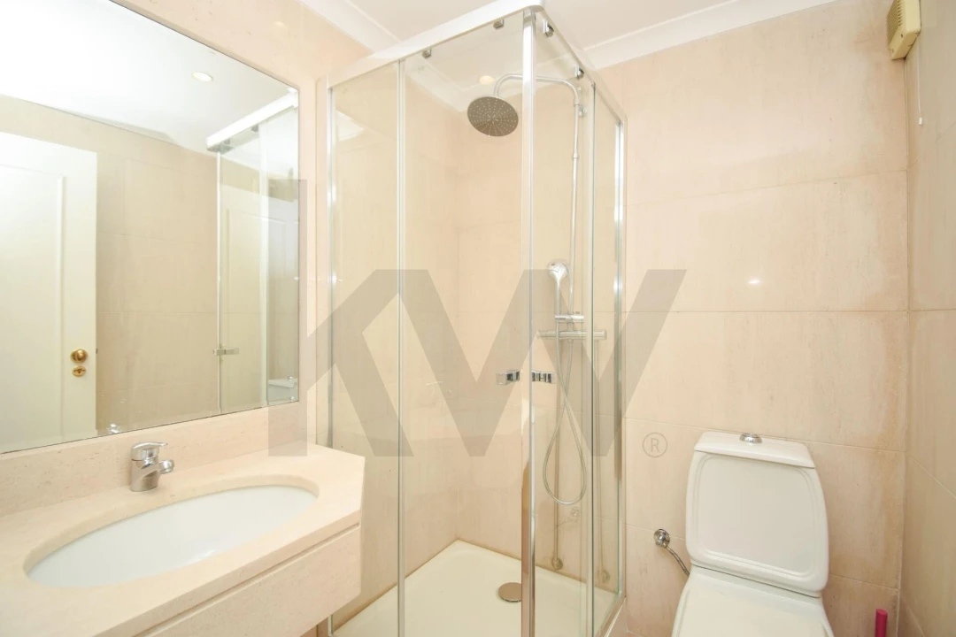 Apartamento T3 para Arrendamento em Alvalade Foto 16