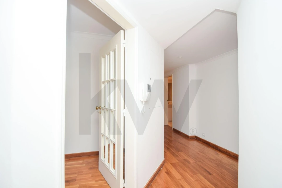 Apartamento T3 para Arrendamento em Alvalade Foto 13