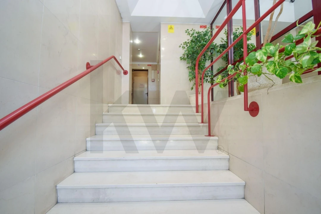 Apartamento T3 para Arrendamento em Alvalade Foto 28