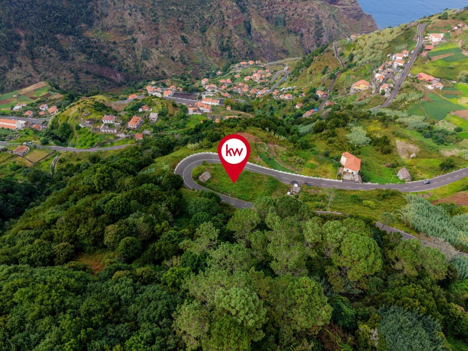 Terreno para Venda em Ribeira da Janela Foto 3