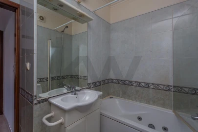 Apartamento T1 para Arrendamento em São Domingos de Rana