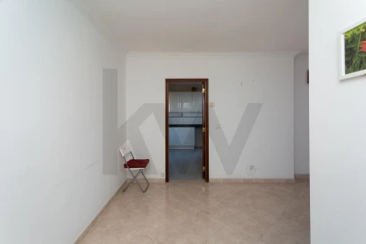 Apartamento T1 para Arrendamento em São Domingos de Rana