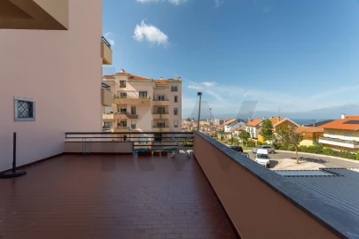 Apartamento T1 para Arrendamento em São Domingos de Rana