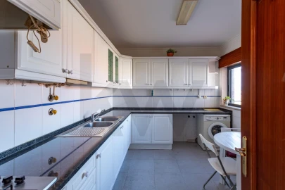 Apartamento T1 para Arrendamento em São Domingos de Rana