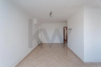 Apartamento T1 para Arrendamento em São Domingos de Rana