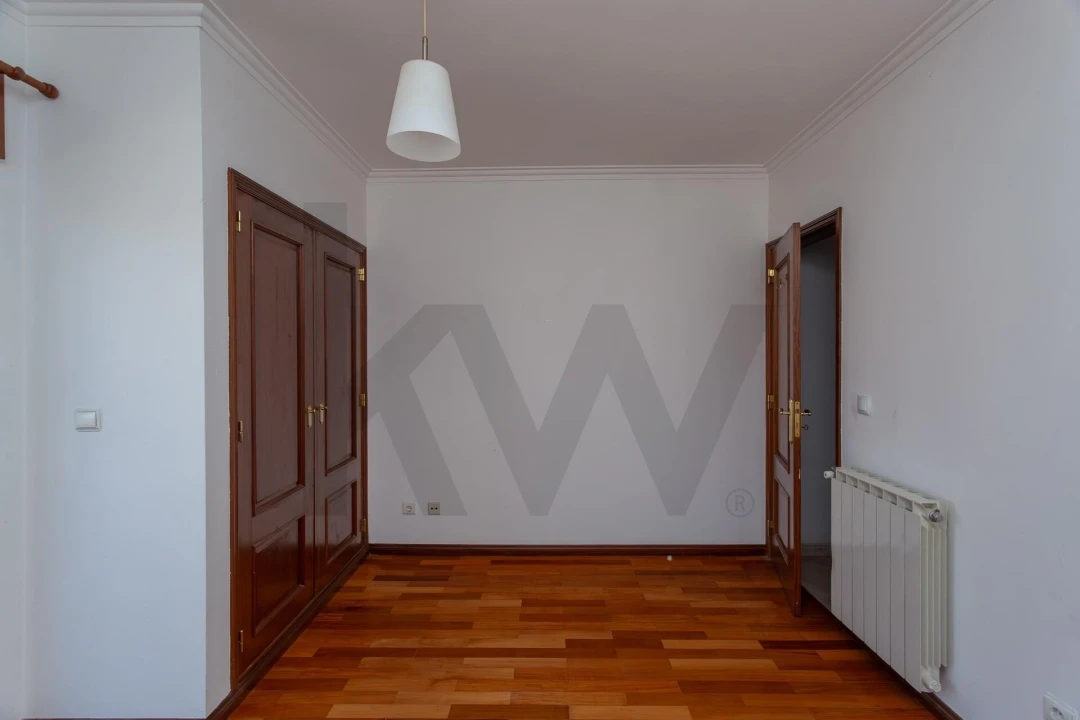Apartamento T1 para Arrendamento em São Domingos de Rana Foto 19