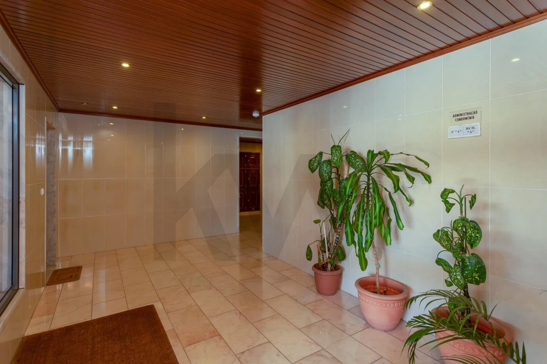 Apartamento T1 para Arrendamento em São Domingos de Rana Foto 31