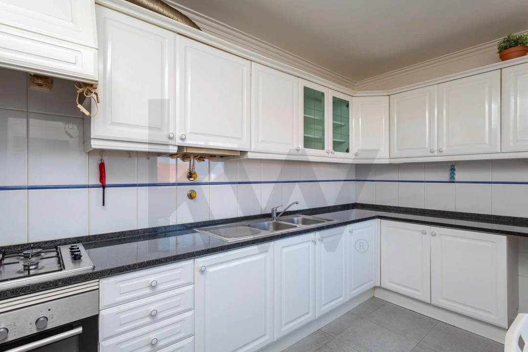 Apartamento T1 para Arrendamento em São Domingos de Rana Foto 25