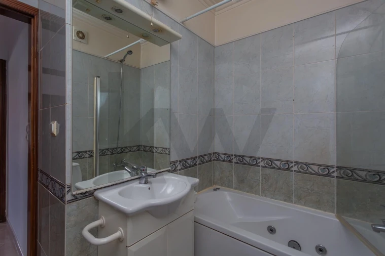 Apartamento T1 para Arrendamento em São Domingos de Rana Foto 15