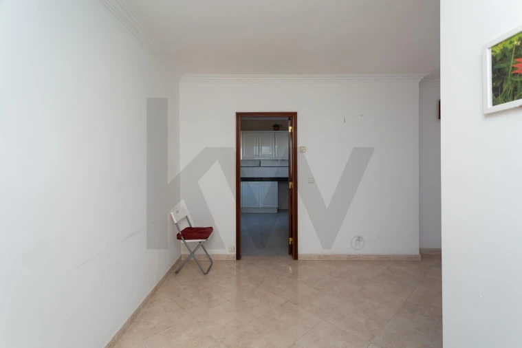 Apartamento T1 para Arrendamento em São Domingos de Rana Foto 3