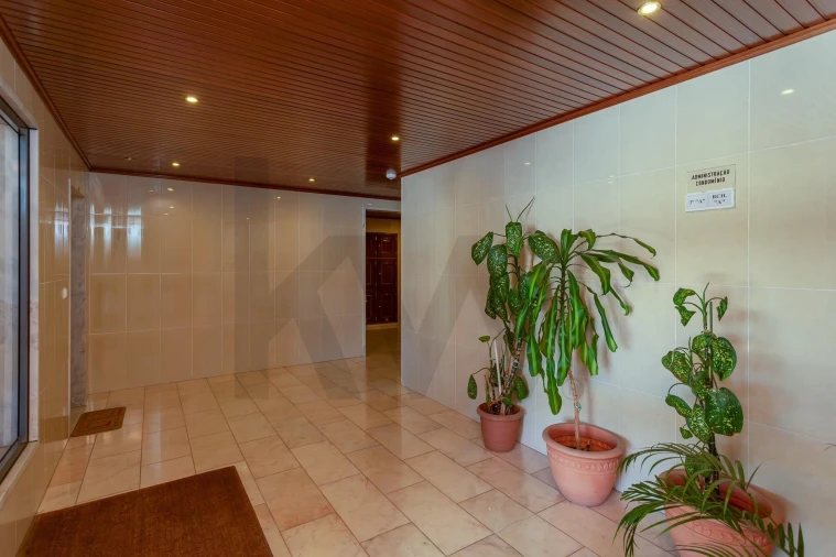Apartamento T1 para Arrendamento em São Domingos de Rana Foto 31
