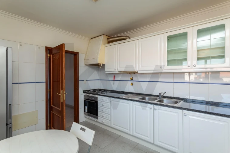 Apartamento T1 para Arrendamento em São Domingos de Rana Foto 24