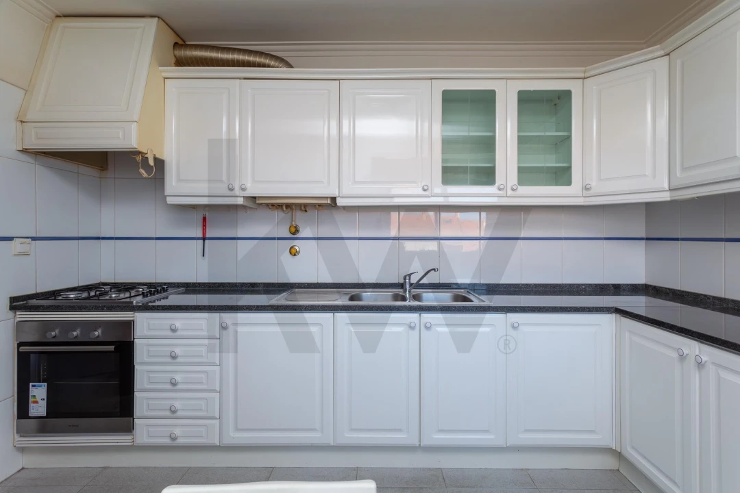 Apartamento T1 para Arrendamento em São Domingos de Rana Foto 28