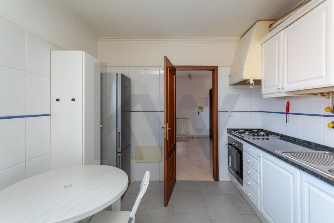 Apartamento T1 para Arrendamento em São Domingos de Rana Foto 29