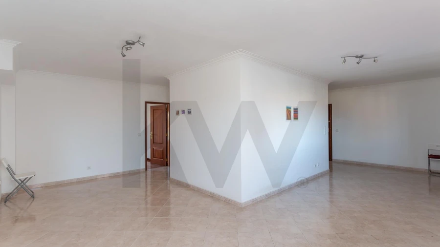 Apartamento T1 para Arrendamento em São Domingos de Rana
