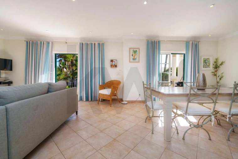 Apartamento T2 para Venda em Almancil Foto 11