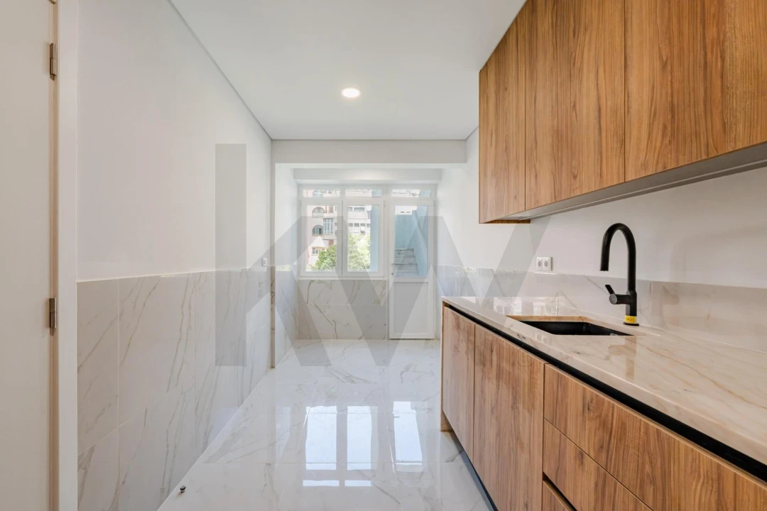 Apartamento T2 para Venda em Penha de França Foto 19