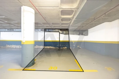 Garagem para Venda em Funchal (Se)