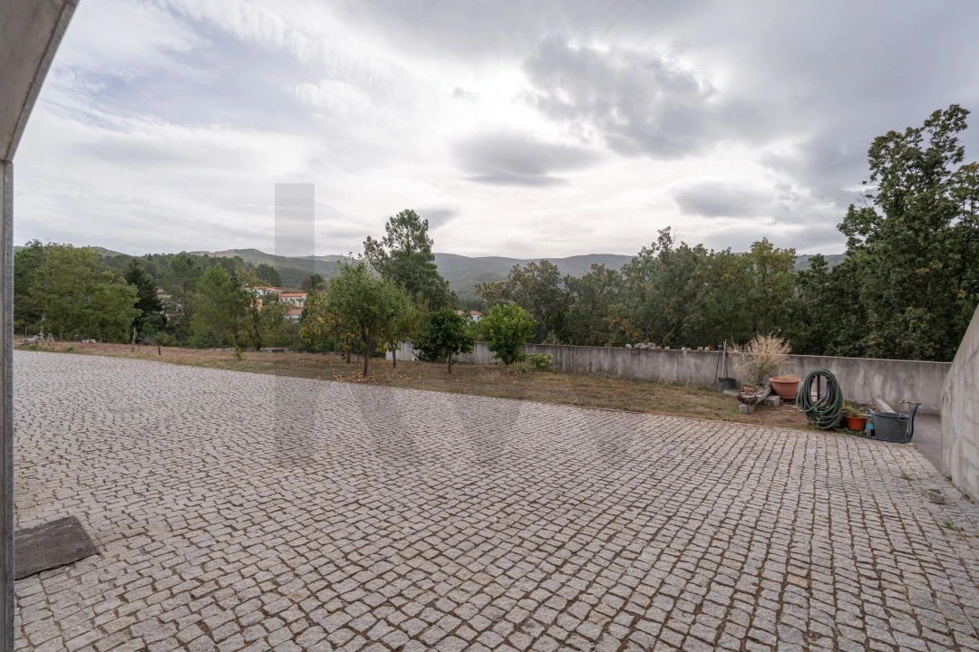 Moradia T4 para Venda em Aldeias e Mangualde da Serra Foto 32