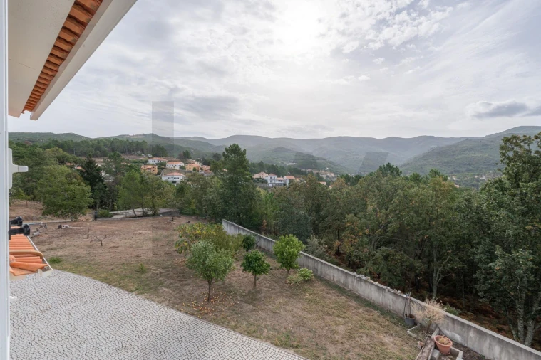 Moradia T4 para Venda em Aldeias e Mangualde da Serra Foto 31