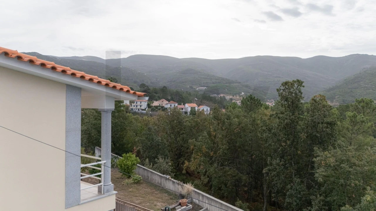 Moradia T4 para Venda em Aldeias e Mangualde da Serra Foto 30