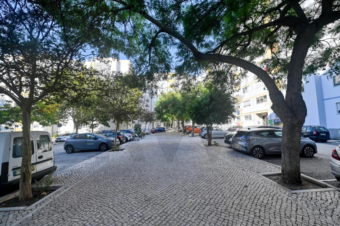Apartamento T2 para Venda em Massamá e Monte Abraão Foto 24