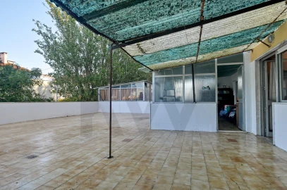 Apartamento T2 para Venda em Massamá e Monte Abraão