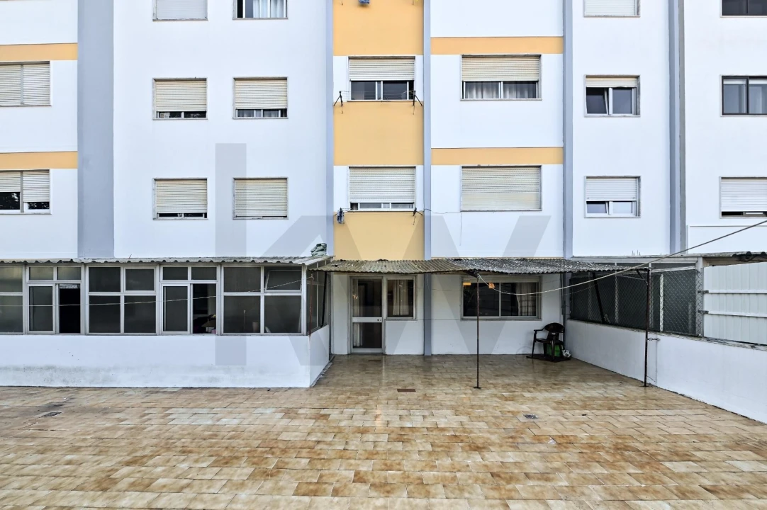 Apartamento T2 para Venda em Massamá e Monte Abraão Foto 19