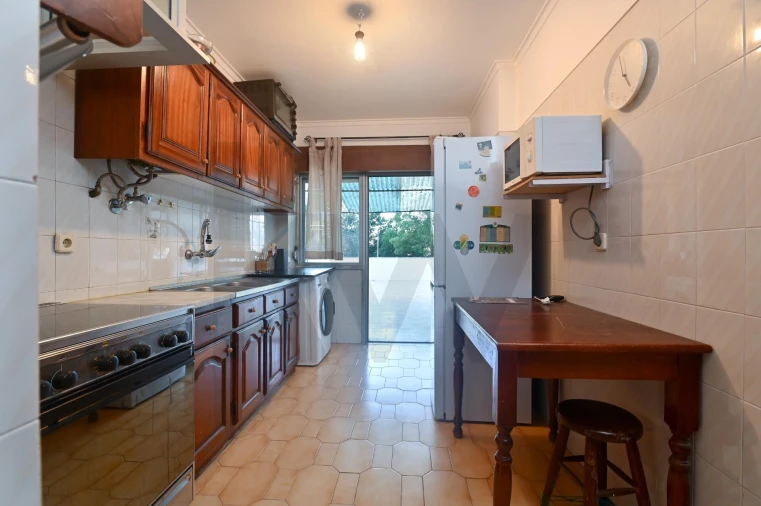 Apartamento T2 para Venda em Massamá e Monte Abraão Foto 2