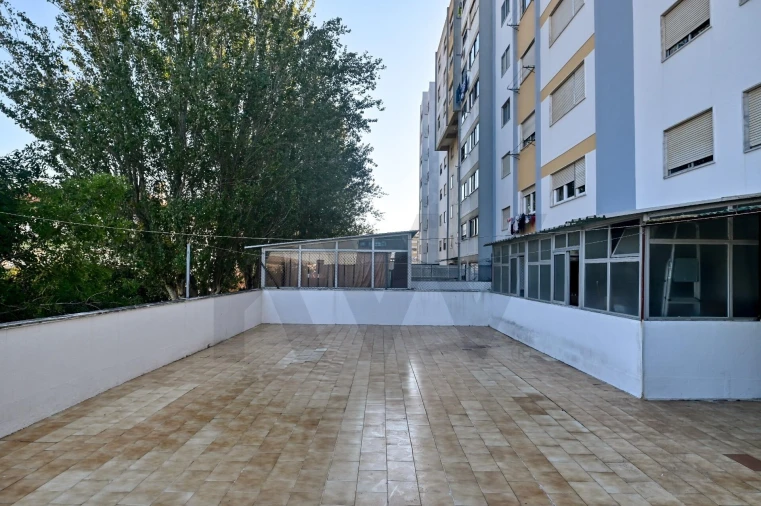 Apartamento T2 para Venda em Massamá e Monte Abraão Foto 17