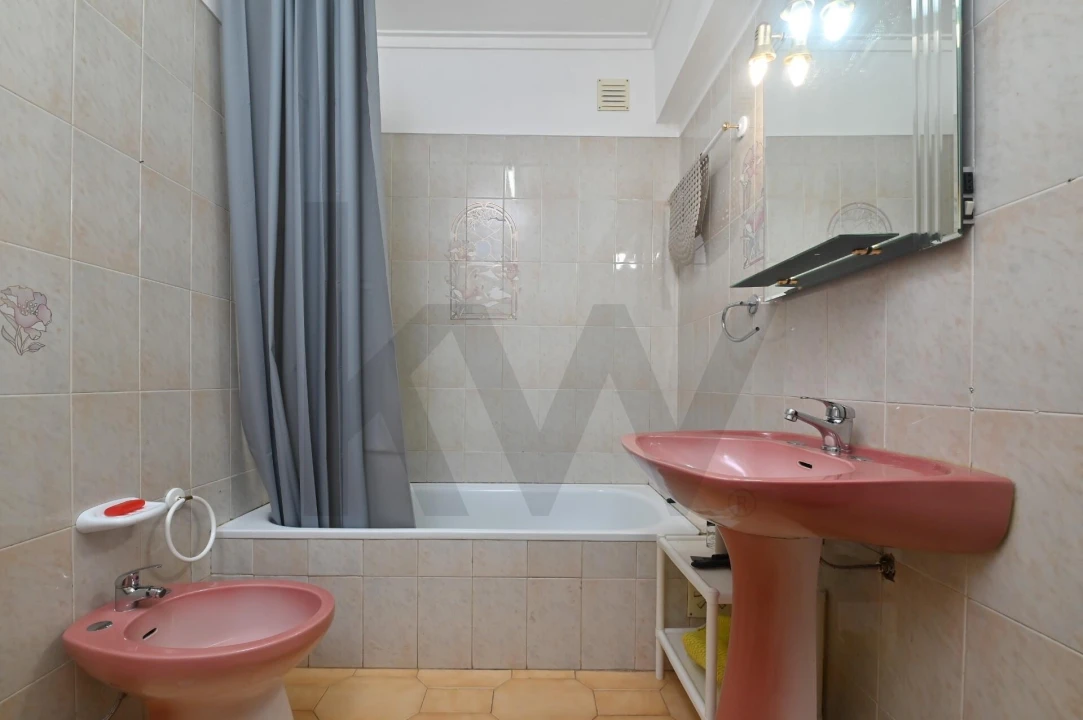Apartamento T2 para Venda em Massamá e Monte Abraão Foto 13